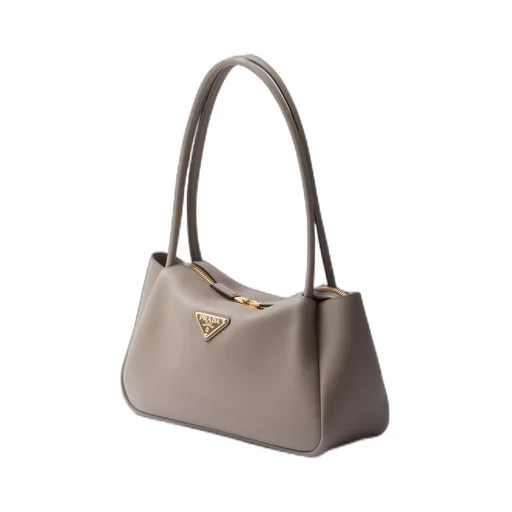 Medium leather handbag