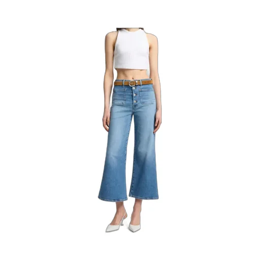 High-Waisted Jeans