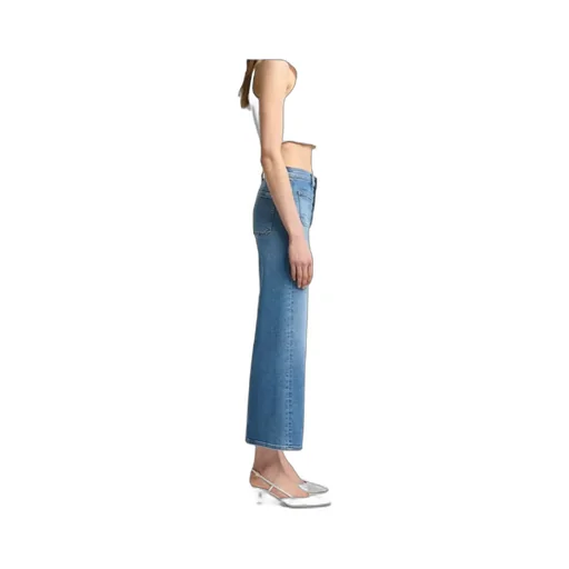 High-Waisted Jeans