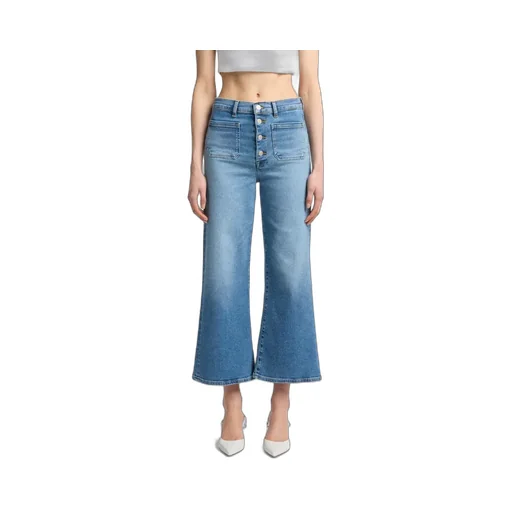 High-Waisted Jeans