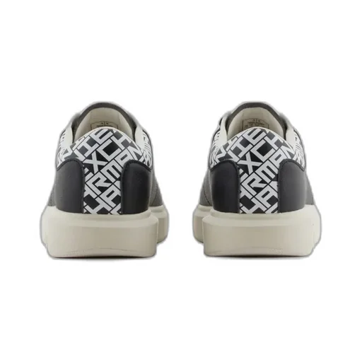 Logo Sneakers