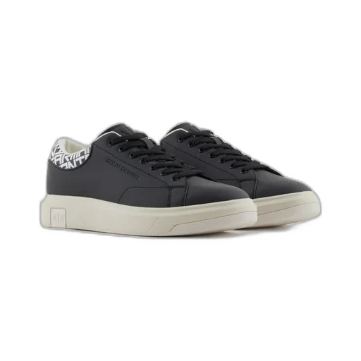 Logo Sneakers