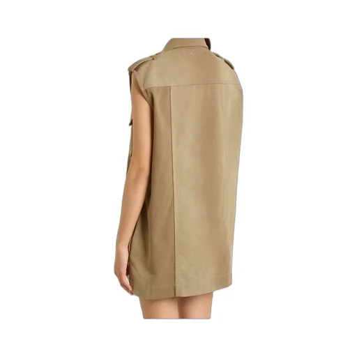 Button-Fastening Gilet