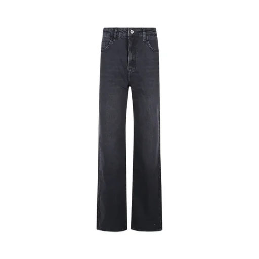 High-Waisted Jeans