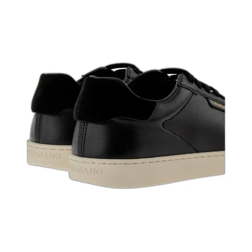 Low-Top Sneaker