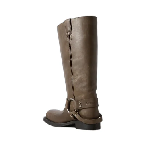 Square-Toed Boots