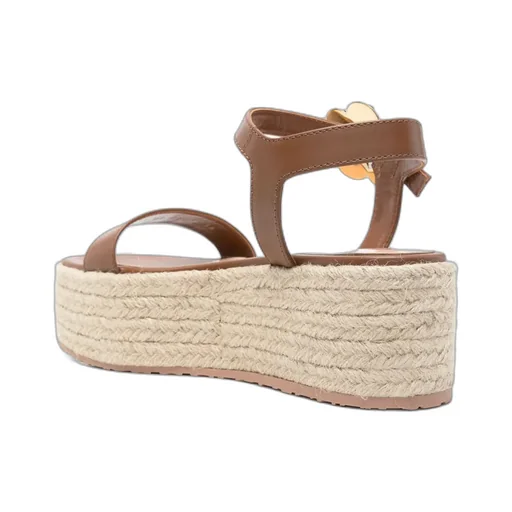 Open-Toe Flat Sandals
