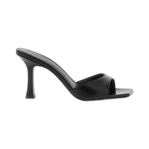 Magda Butrym Estonia Mules