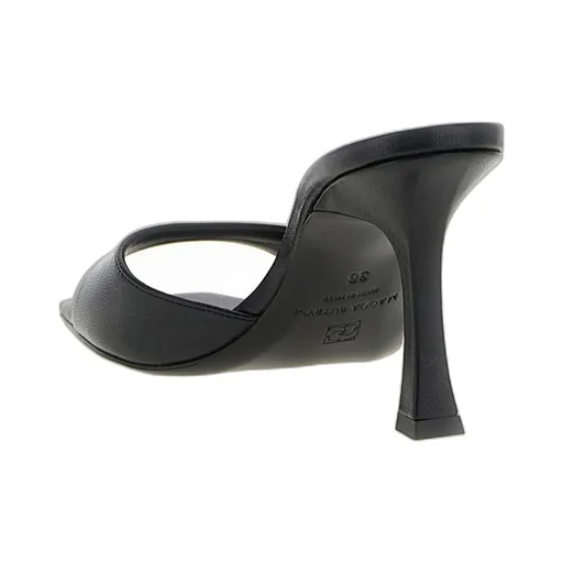 Magda Butrym Estonia Mules