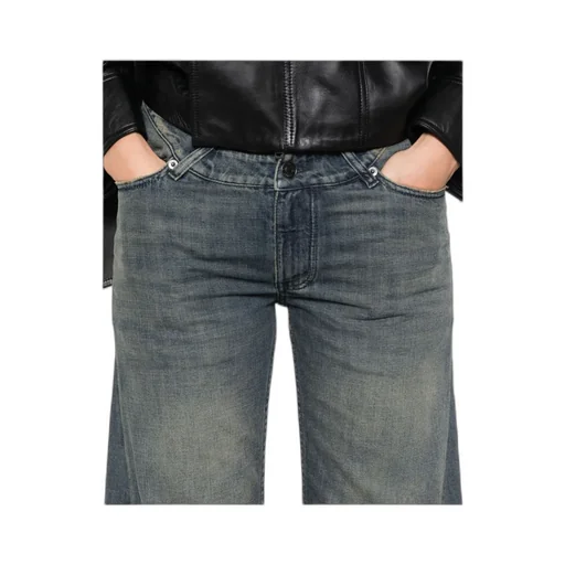 Wide-Leg Jeans