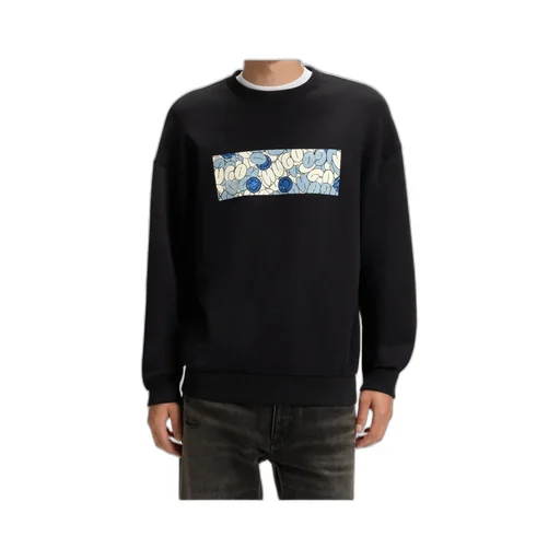 Long-Sleeved Sweatshirt