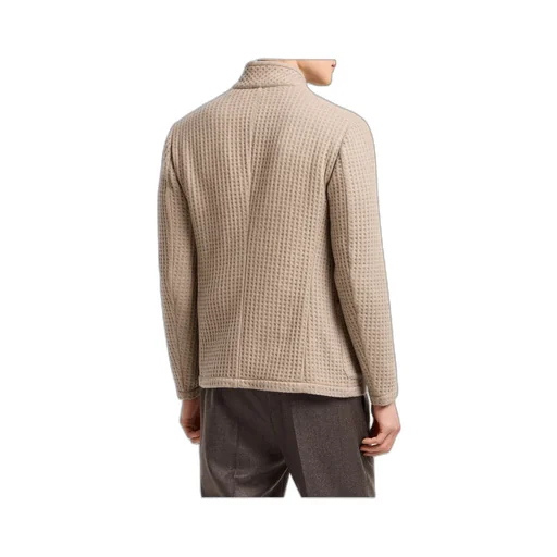 Button-Fatening Jacket