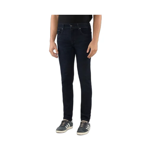 Figure-Hugging Jeans