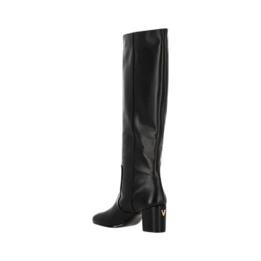 Round-Toe Boots