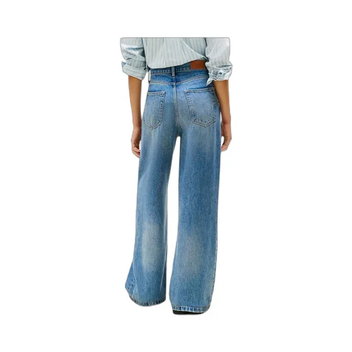 Wide-Leg Jeans