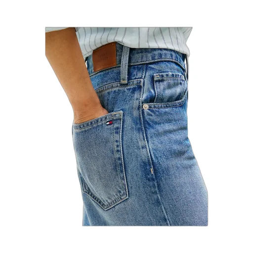 Wide-Leg Jeans