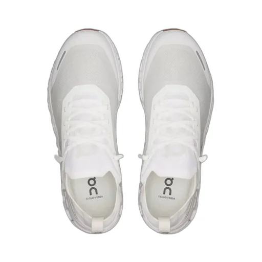 On Running Cloud 6 Versa Sneakers