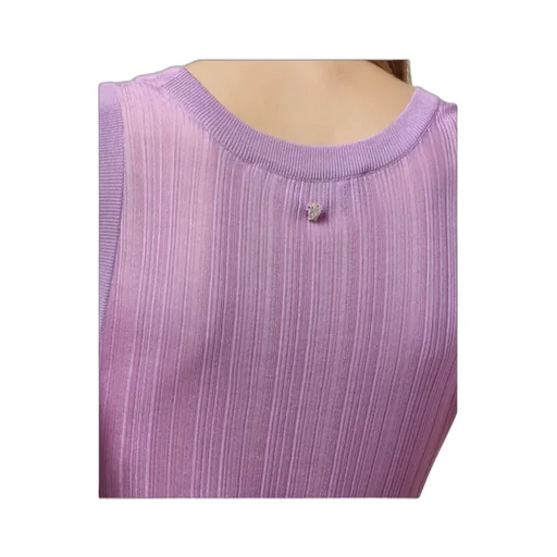 Sleeveless Top