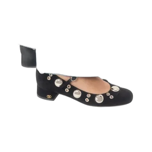 Valentino Vlogo Signature Eyelet Detailed Pumps