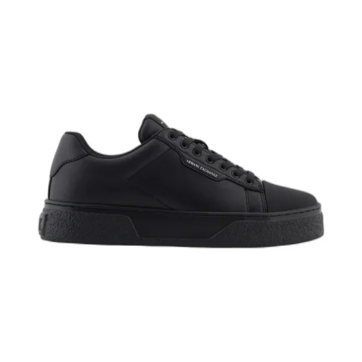 Round Toe Low Top Sneakers