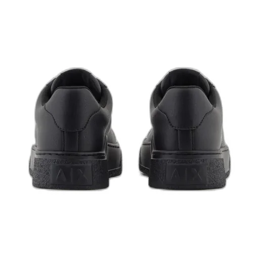 Round Toe Low Top Sneakers