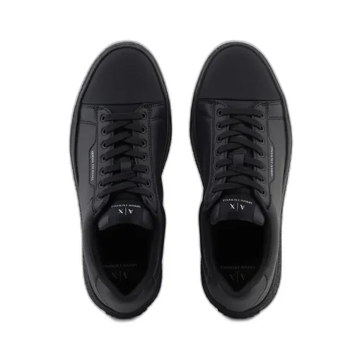 Round Toe Low Top Sneakers
