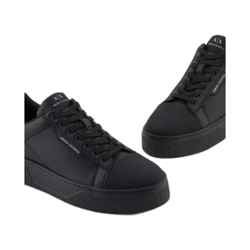 Round Toe Low Top Sneakers