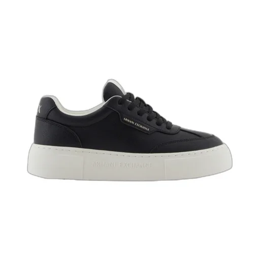 Round Toe Low Top Sneakers