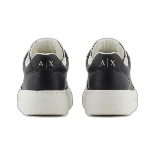 Round Toe Low Top Sneakers