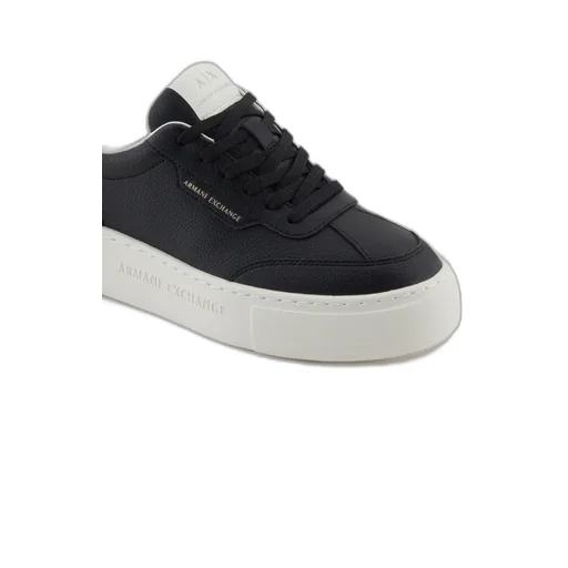 Round Toe Low Top Sneakers