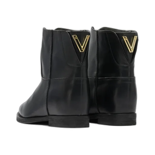 Round-Toe Ankle Boots