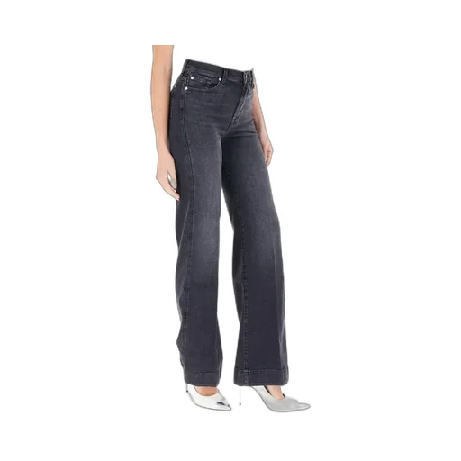 Wide-Leg Jeans