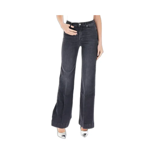 Wide-Leg Jeans