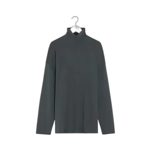 High-Neck Long-Sleeved T-Shirt