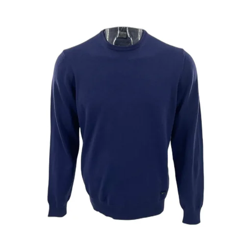 Round-Neck Long-Sleeved Sweater