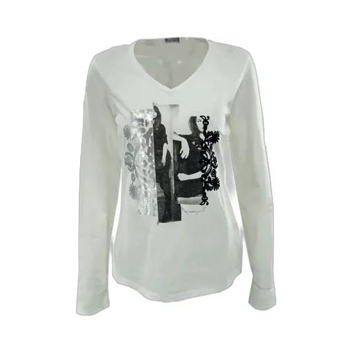V-Neck Long-Sleeved T-Shirt