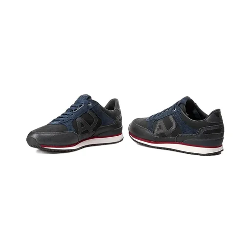Logo Details Casual Sneakers