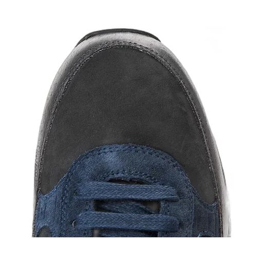 Logo Details Casual Sneakers