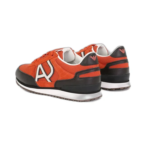Logo Details Casual Sneakers
