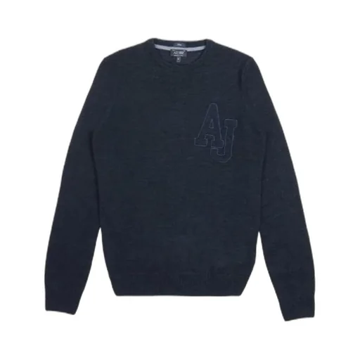 Round Neckline And Pullover