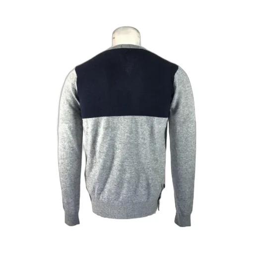 Long-Sleeved Contrasting Sweater