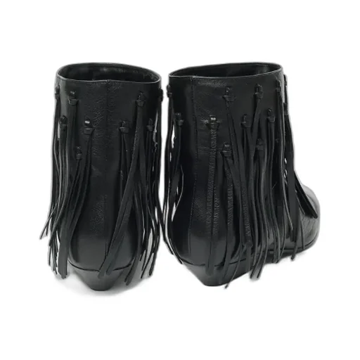 Low-Heeled Boots