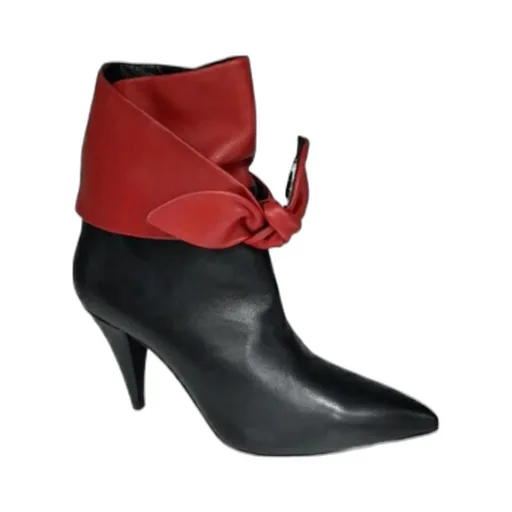 Black Pointed Boots