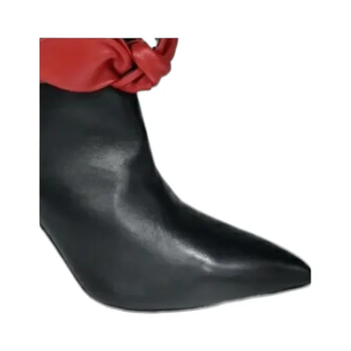Black Pointed Boots