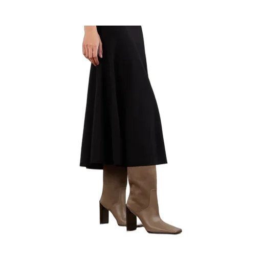 Square-Toe Boots