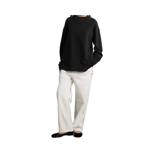 Long-Sleeved Knitwear