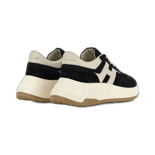 Sneakers Round Toe Contrast Sole Design