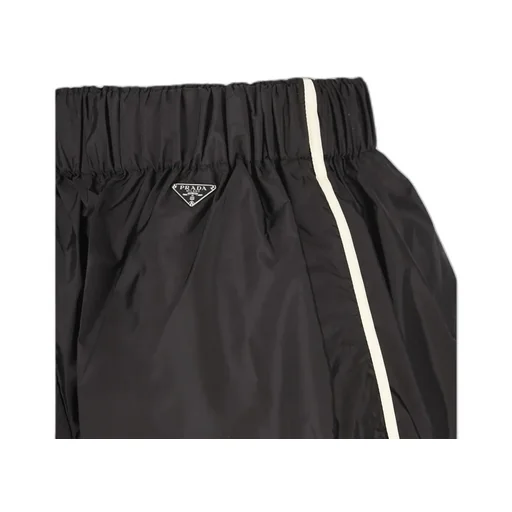 Triangle-Logo Shorts