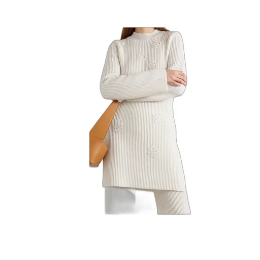 Long-Sleeved Knitwear