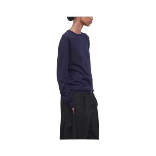 Long-Sleeved Round-Neck Top